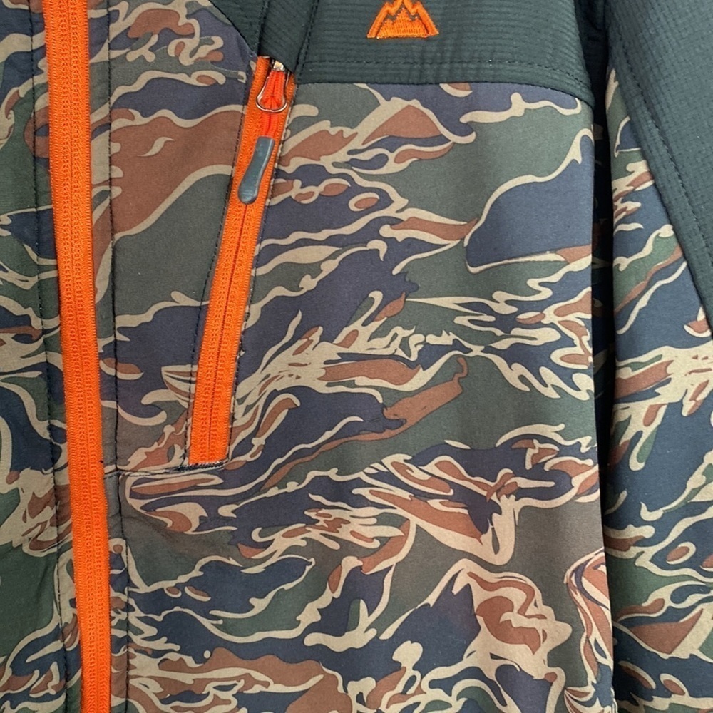 Snozu Performance Camouflage Pattern Jacket- Size… - image 4